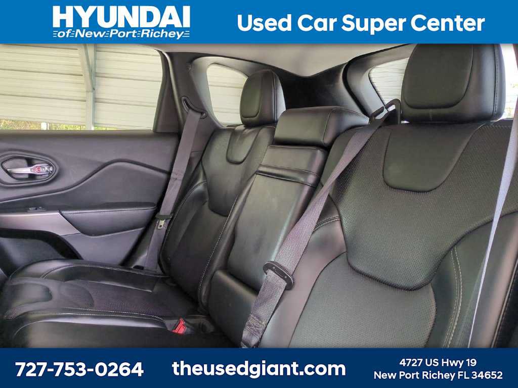 Used 2019 Jeep Cherokee Limited FWD image 15