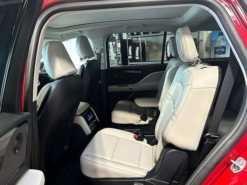Used 2025 Lincoln Aviator AWD w/ Equipment Group 101A image 28