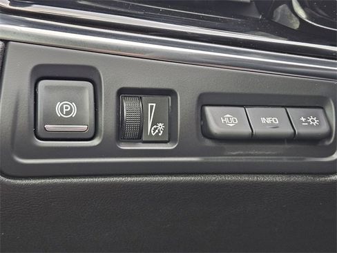 Used 2021 Cadillac XT6 Premium Luxury image 22