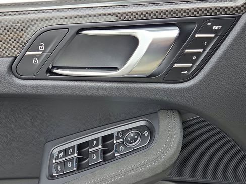 Certified 2026 Porsche Macan GTS image 7