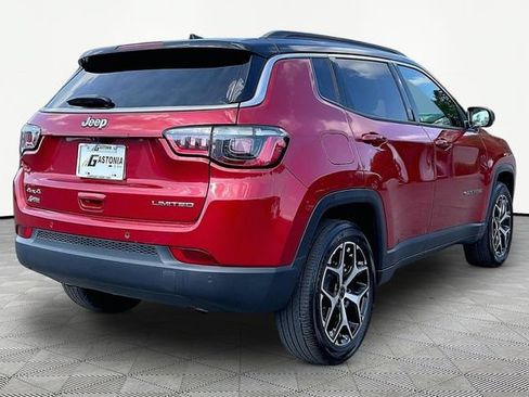 Used 2025 Jeep Compass Limited AWD/4WD image 5