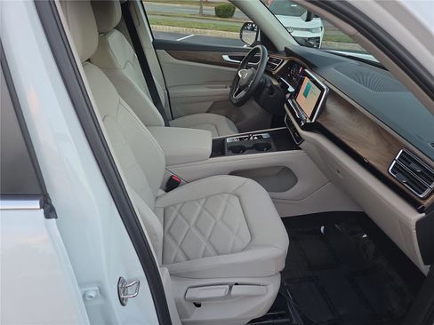 New 2026 Volkswagen Atlas SE image 24