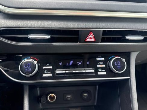 Used 2023 Hyundai Sonata SEL w/ Preferred Accessory Package FWD image 17