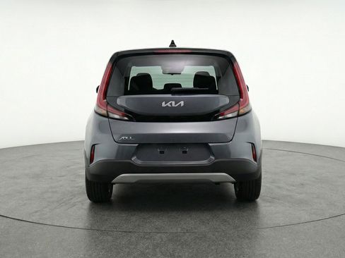 Used 2025 Kia Soul LX w/ LX Technology Package FWD image 7