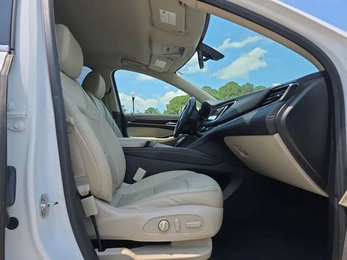 Used 2020 Buick Enclave Essence FWD image 46