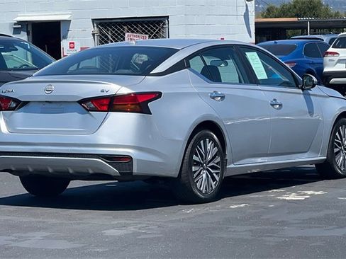 Used 2023 Nissan Altima 2.5 SV image 4