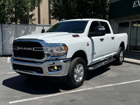 Used 2024 RAM 2500 Big Horn w/ Off Road Package AWD/4WD image 3