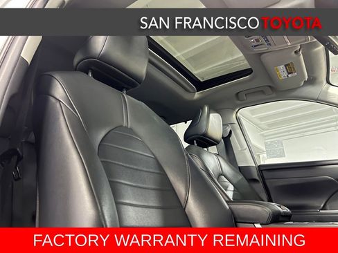 Used 2021 Toyota Highlander XLE AWD/4WD image 23