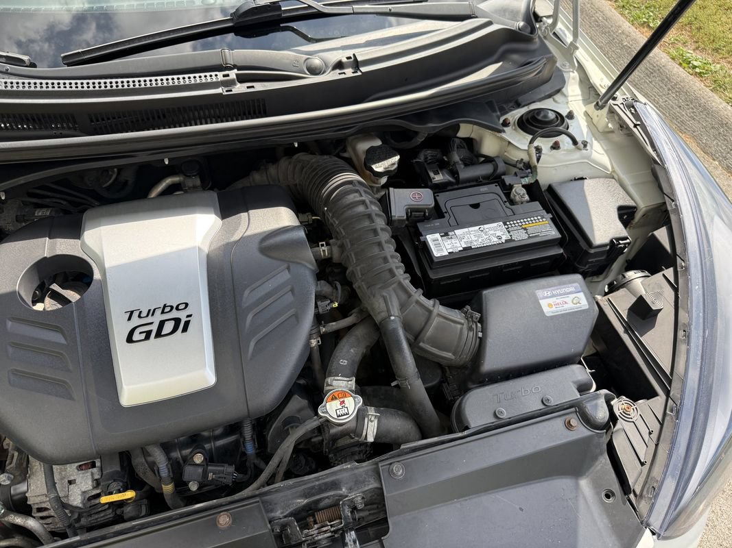 Used 2016 Hyundai Veloster Turbo FWD image 37