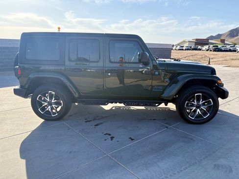 Used 2024 Jeep Wrangler Sport S image 6
