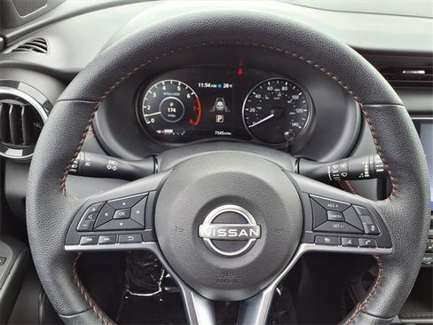 Used 2024 Nissan Kicks SR w/ SR Premium Package image 11