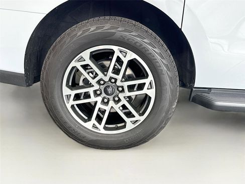 Used 2025 Ford Expedition Max Active AWD/4WD image 36