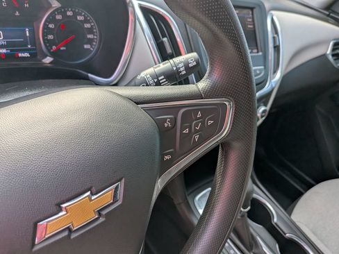 Used 2022 Chevrolet Equinox LT FWD image 22