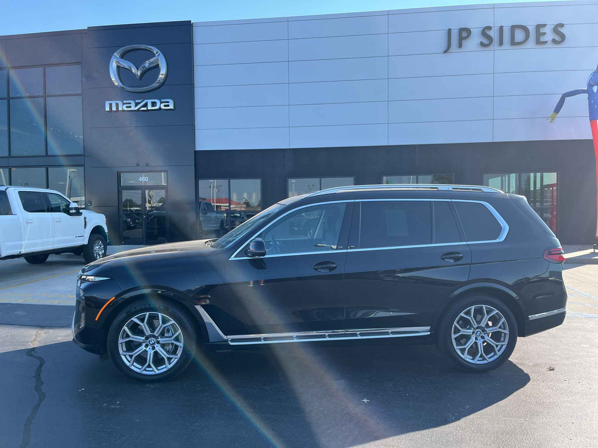 Used 2025 BMW X7 xDrive40i AWD/4WD image 2