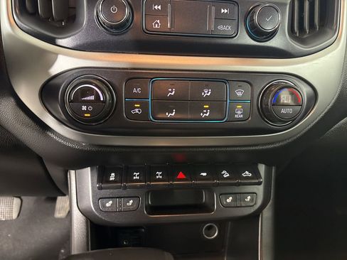 Used 2020 Chevrolet Colorado ZR2 w/ ZR2 Dusk Special Edition image 16