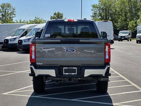 New 2026 Ford F250 XLT w/ FX4 Off-Road Package AWD/4WD image 4