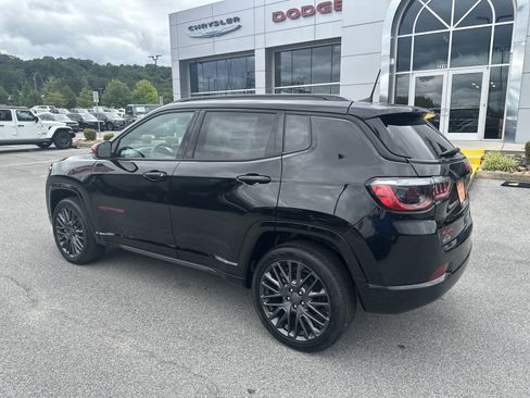 Used 2023 Jeep Compass Limited image 10