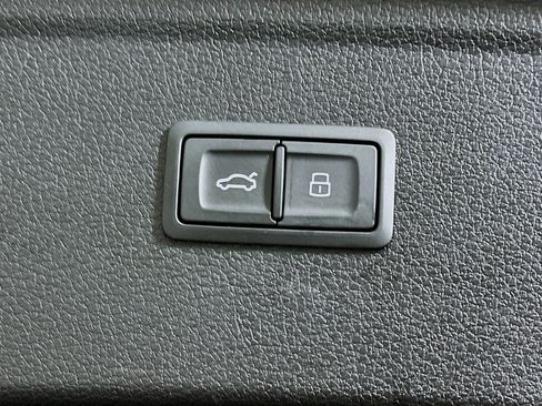 Used 2025 Audi Q5 2.0T Premium AWD/4WD image 30