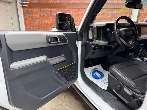 Used 2023 Ford Bronco Badlands image 9