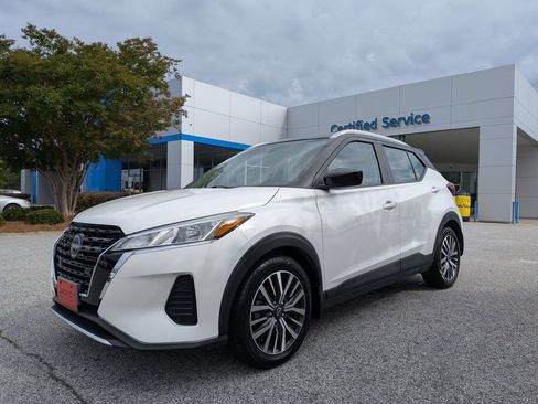 Used 2022 Nissan Kicks SV FWD image 4
