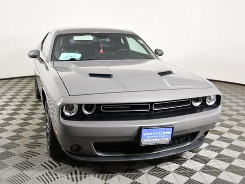 Used 2018 Dodge Challenger GT image 3