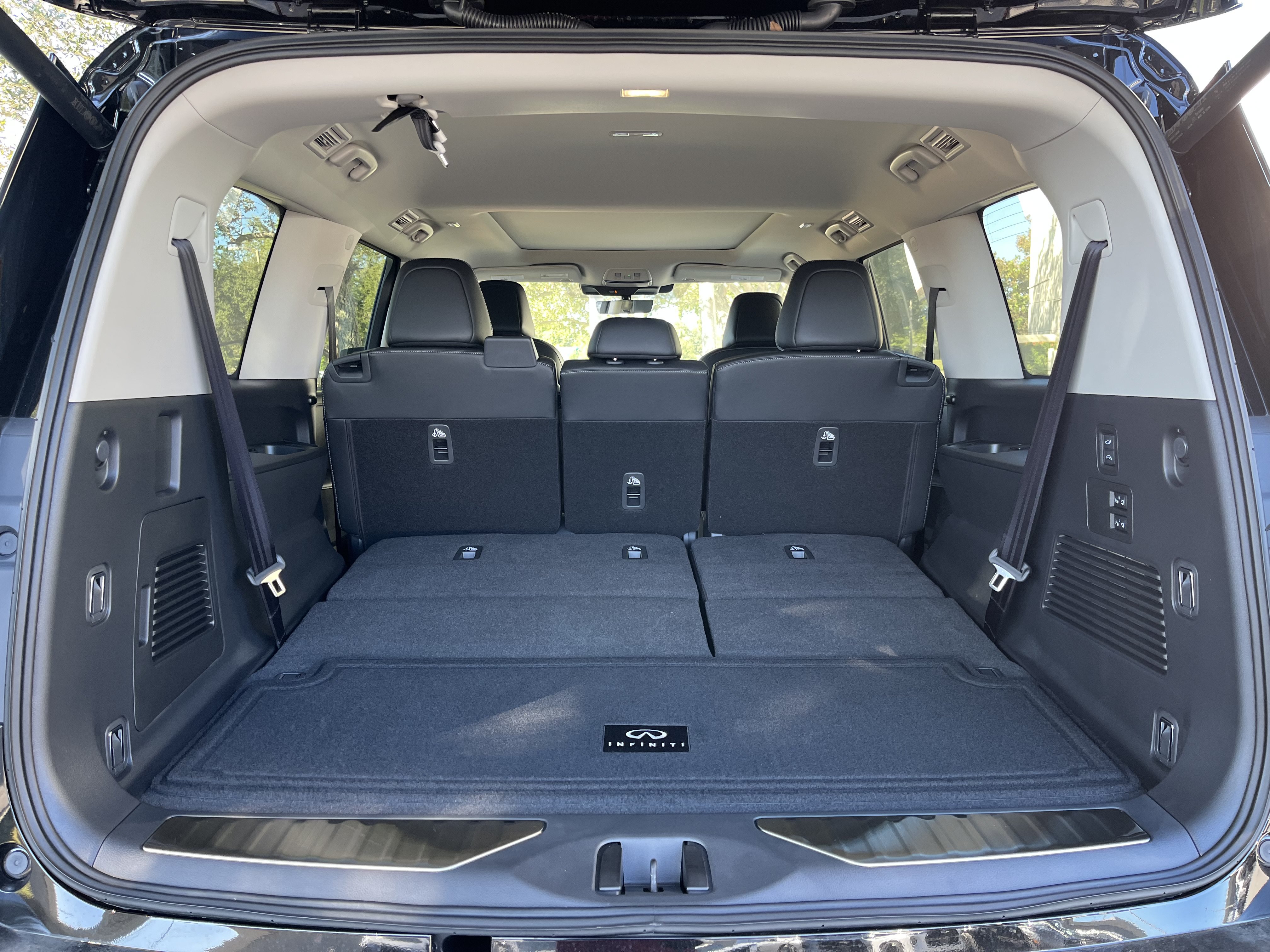 New 2027 INFINITI QX80 Luxe w/ Cargo Package RWD image 16
