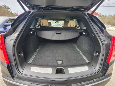 Used 2017 Cadillac XT5 Luxury w/ Driver Awareness Package AWD/4WD image 13