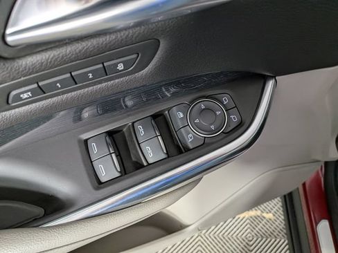Used 2019 Cadillac XT4 Premium Luxury FWD image 18