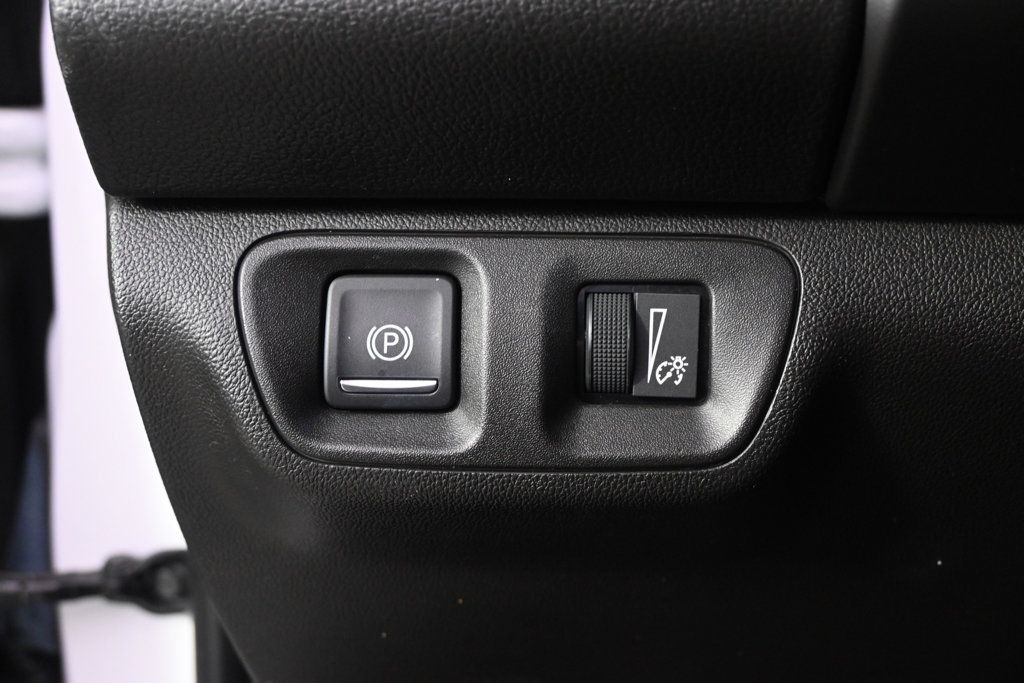 Used 2017 GMC Acadia SLT AWD/4WD image 24