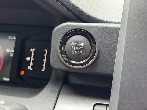 Used 2025 Toyota Tacoma SR5 AWD/4WD image 22