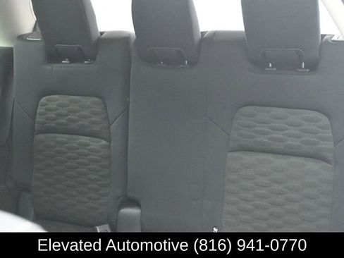 Used 2024 Nissan Pathfinder S AWD/4WD image 19