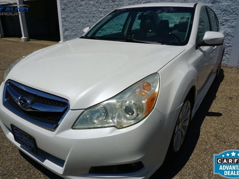 Used 2011 Subaru Legacy 2.5i Limited w/ Appearance Package 1H AWD/4WD image 5