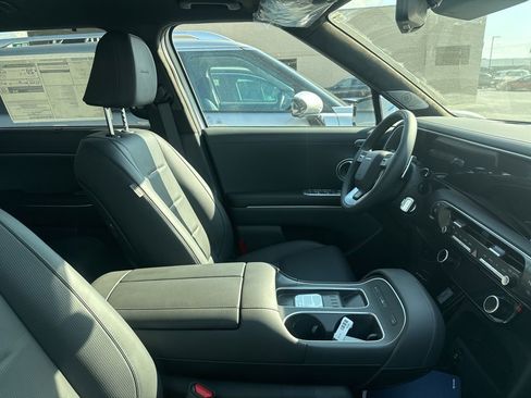 New 2026 Hyundai Palisade Calligraphy image 2