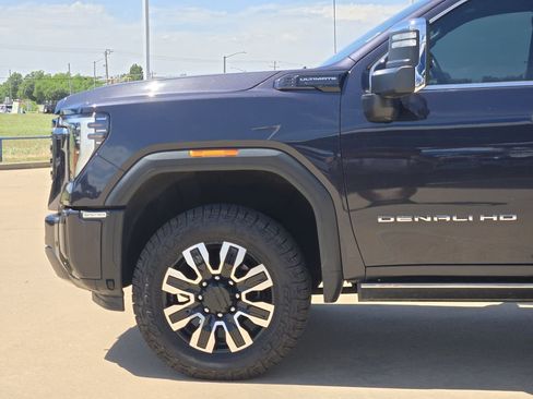 Used 2024 GMC Sierra 3500 Denali Ultimate AWD/4WD image 29