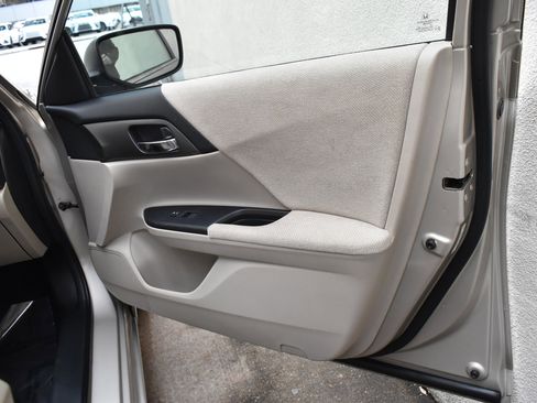 Used 2013 Honda Accord LX image 26