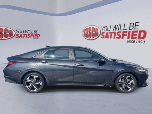 Used 2023 Hyundai Elantra SEL w/ Convenience Package FWD image 5