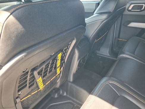 Used 2023 Ford Bronco Badlands image 14