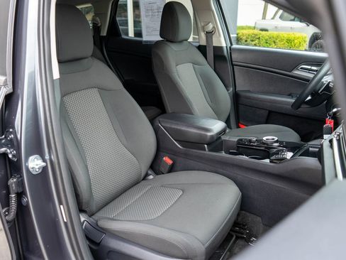 Certified 2023 Kia Sportage LX image 9