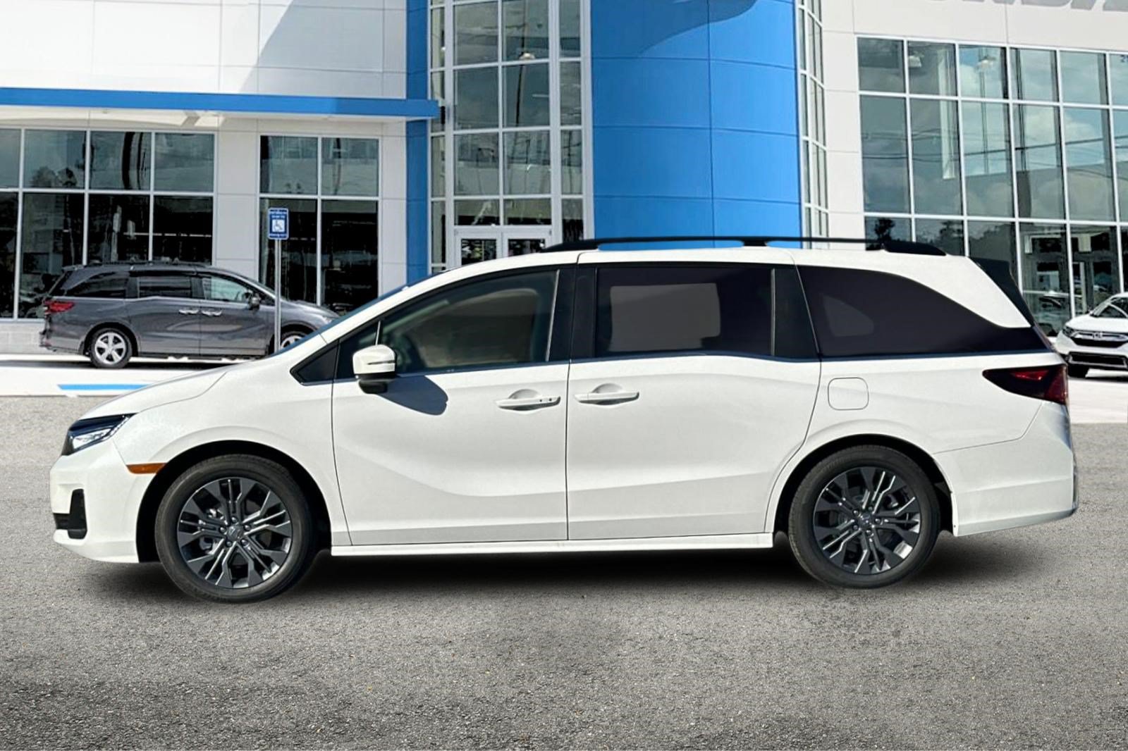 New 2027 Honda Odyssey Touring image 2