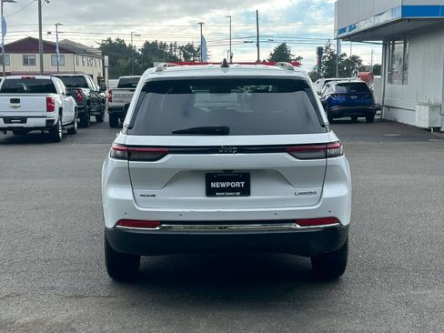 Used 2023 Jeep Grand Cherokee Laredo AWD/4WD image 6