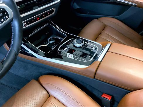 Used 2024 BMW X7 M60i w/ Executive Package image 17