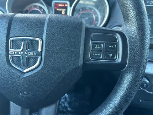 Used 2018 Dodge Journey SE image 27