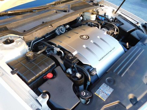 Used 2011 Cadillac DTS FWD image 49