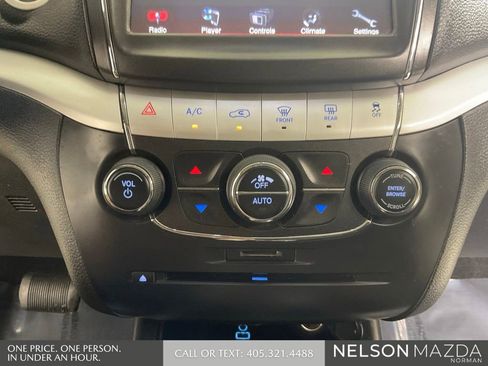 Used 2018 Dodge Journey SXT FWD image 38