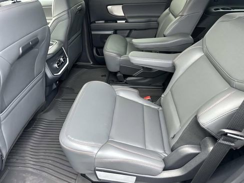 New 2025 Ford Expedition Active image 27