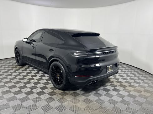 Certified 2024 Porsche Cayenne S AWD/4WD image 3