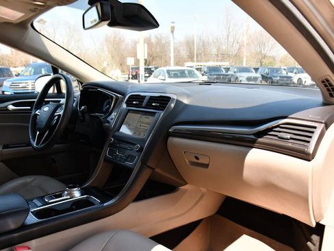 Used 2018 Ford Fusion SE w/ Equipment Group 602A image 15