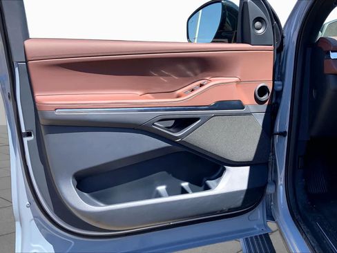 New 2026 Lincoln Navigator L Reserve AWD/4WD image 10