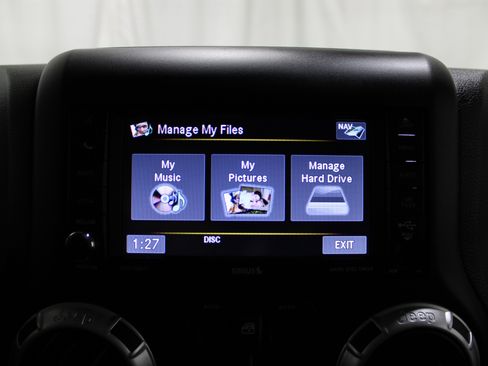 Used 2015 Jeep Wrangler Unlimited Sahara w/ Connectivity Group image 16