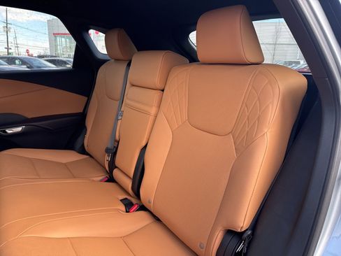 Used 2024 Lexus RX 350h image 12